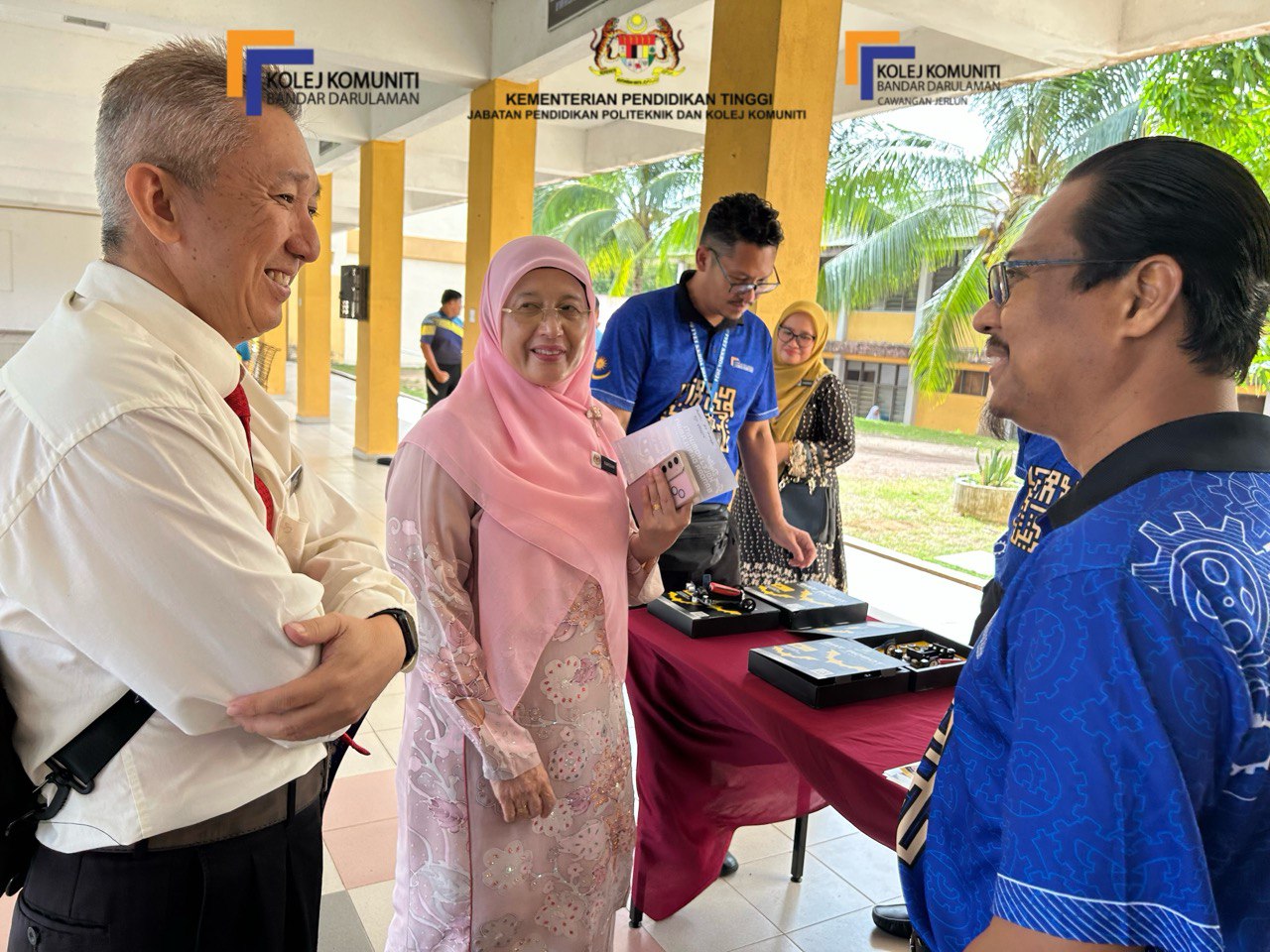 Image Not FoPengetua SMK Pulau Nyior mengakui program ini memberi impak yang besar kepada pelajar sekolahnyaund