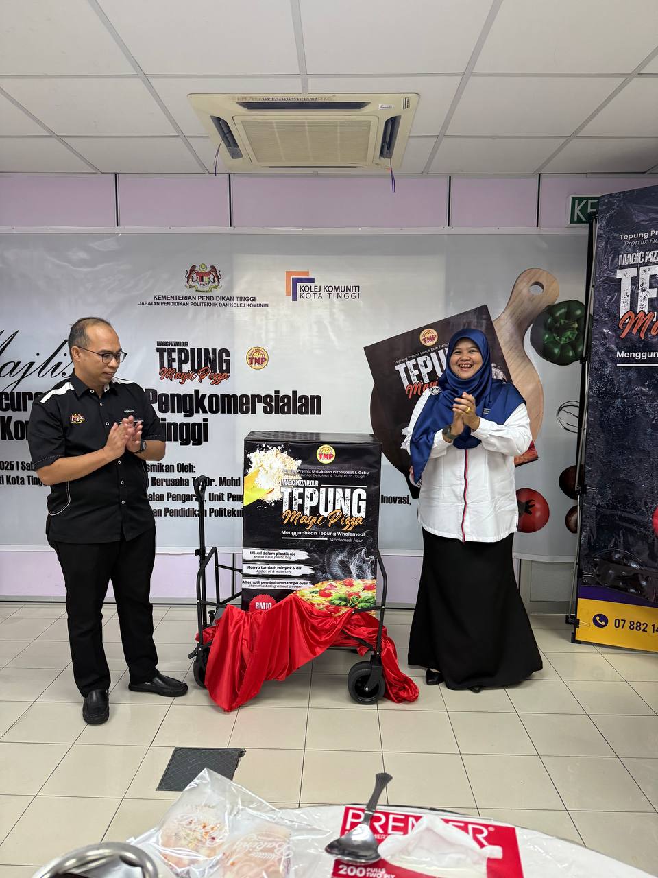 Majlis Peluncuran Tepung Magic Pizza Serlah Kejayaan Pengkomersialan Inovasi Kolej Komuniti Kota Tinggi Johor