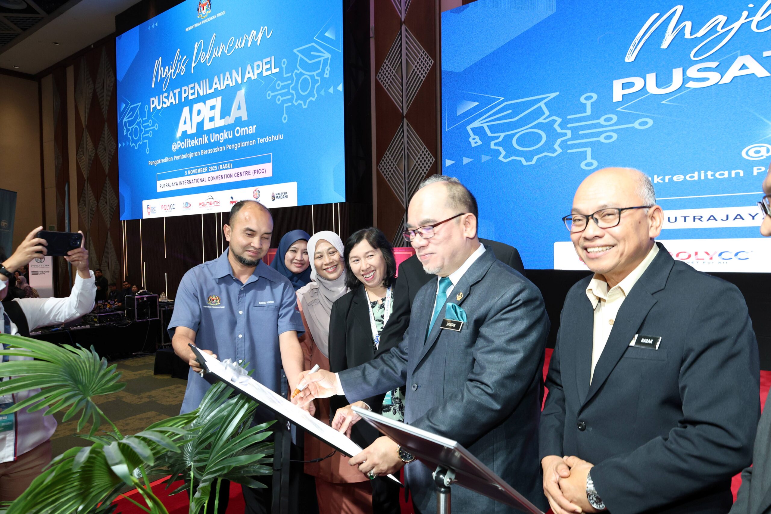 Keratan Akhbar : Politeknik Ungku Omar Diiktiraf Sebagai Politeknik Pertama Menjadi Pusat Penilaian APEL