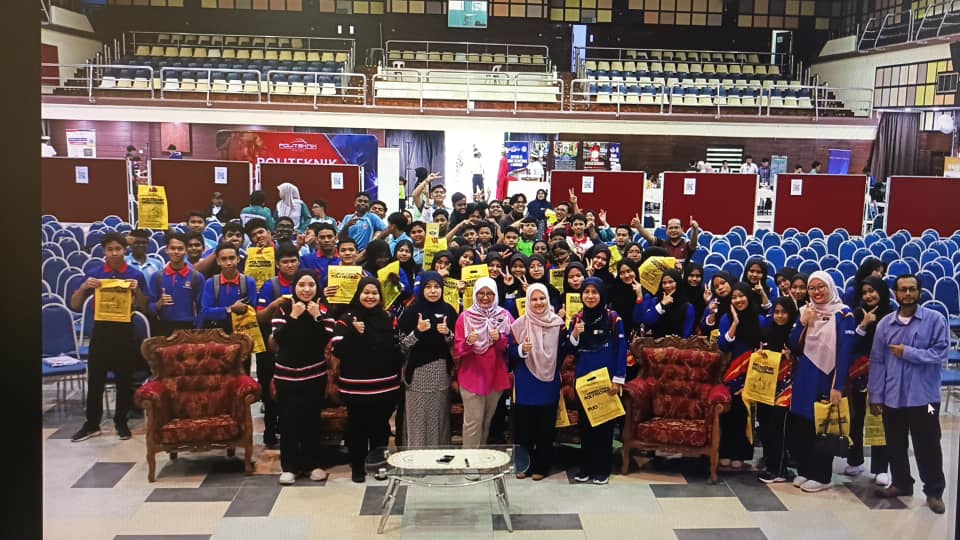 Keratan Akhbar : PUO perkenal TVET marin melalui Lasbela