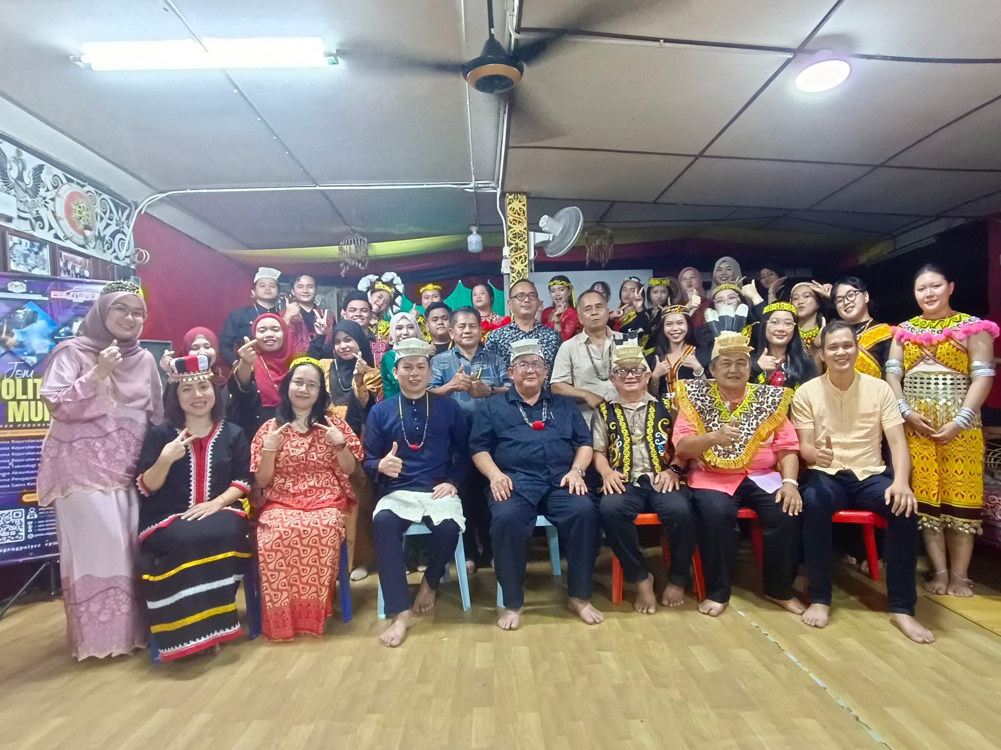 Keratan Akhbar: Mukah Polytechnic’s Jalinan Kasih Program strengthens ties with Uma Daro