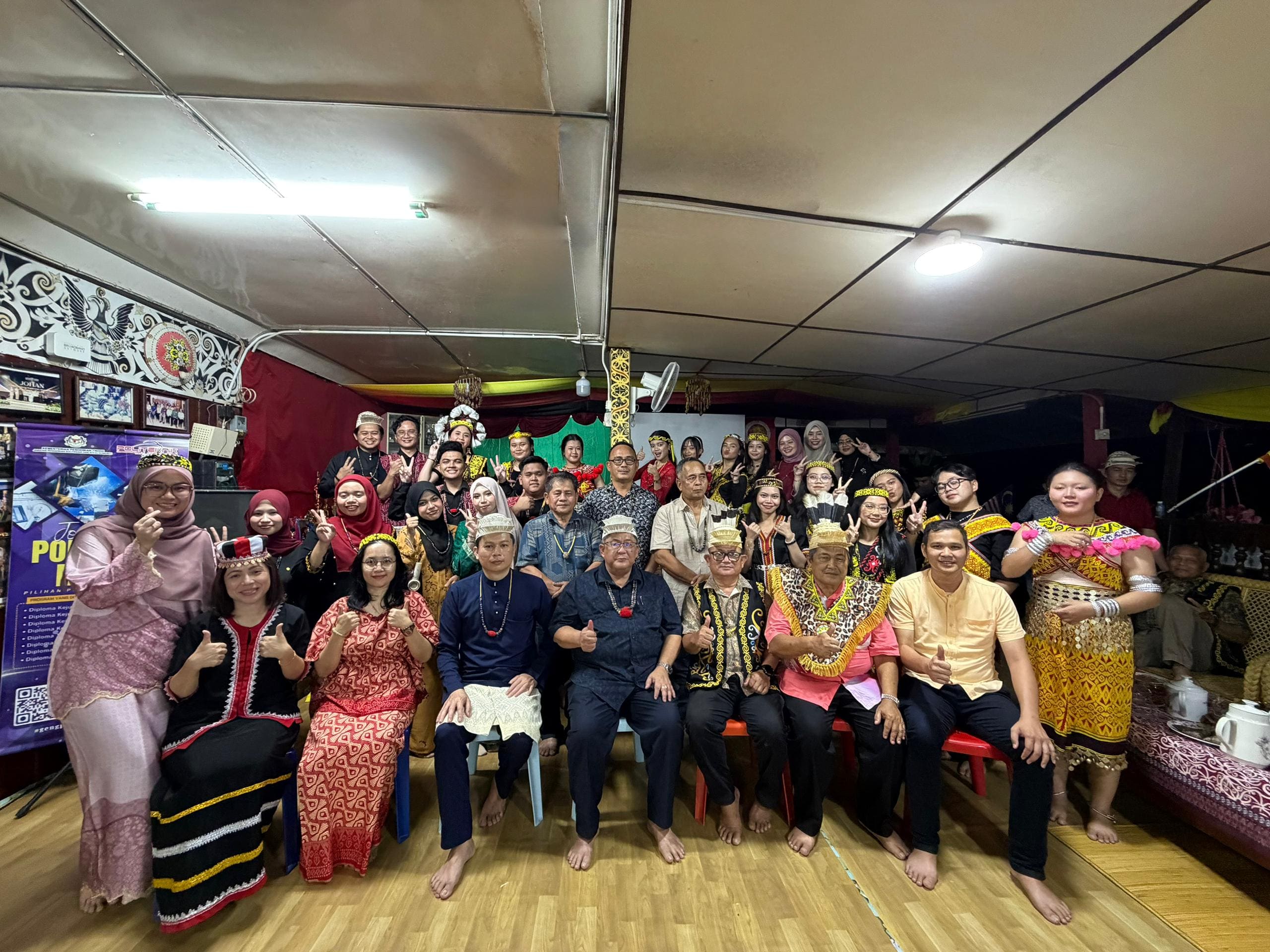 Senator Michael Mujah Lihan puji usaha Politeknik Mukah santuni komuniti Uma Daro