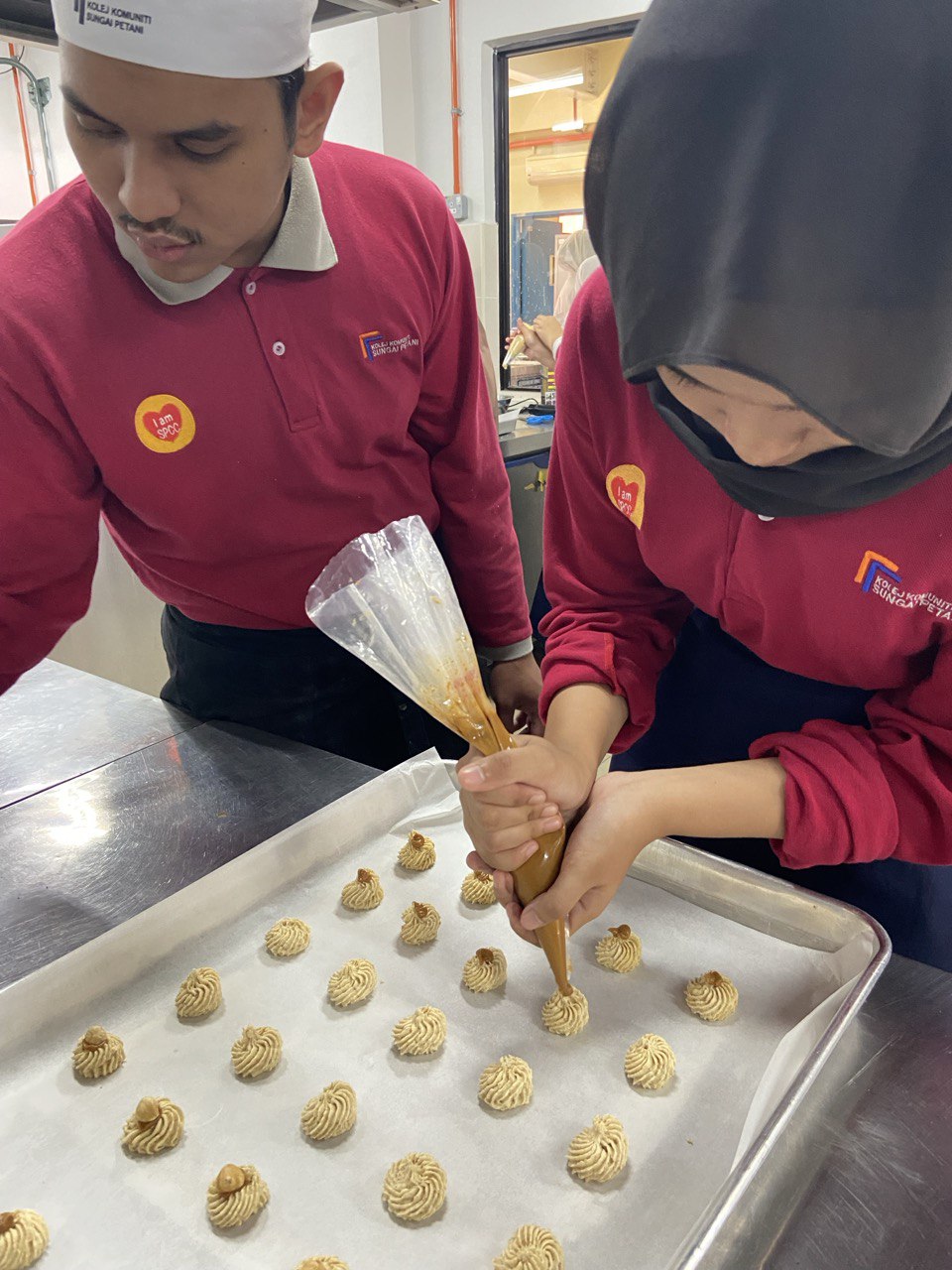 Projek biskut raya terap pembelajaran autentik dalam kalangan pelajar