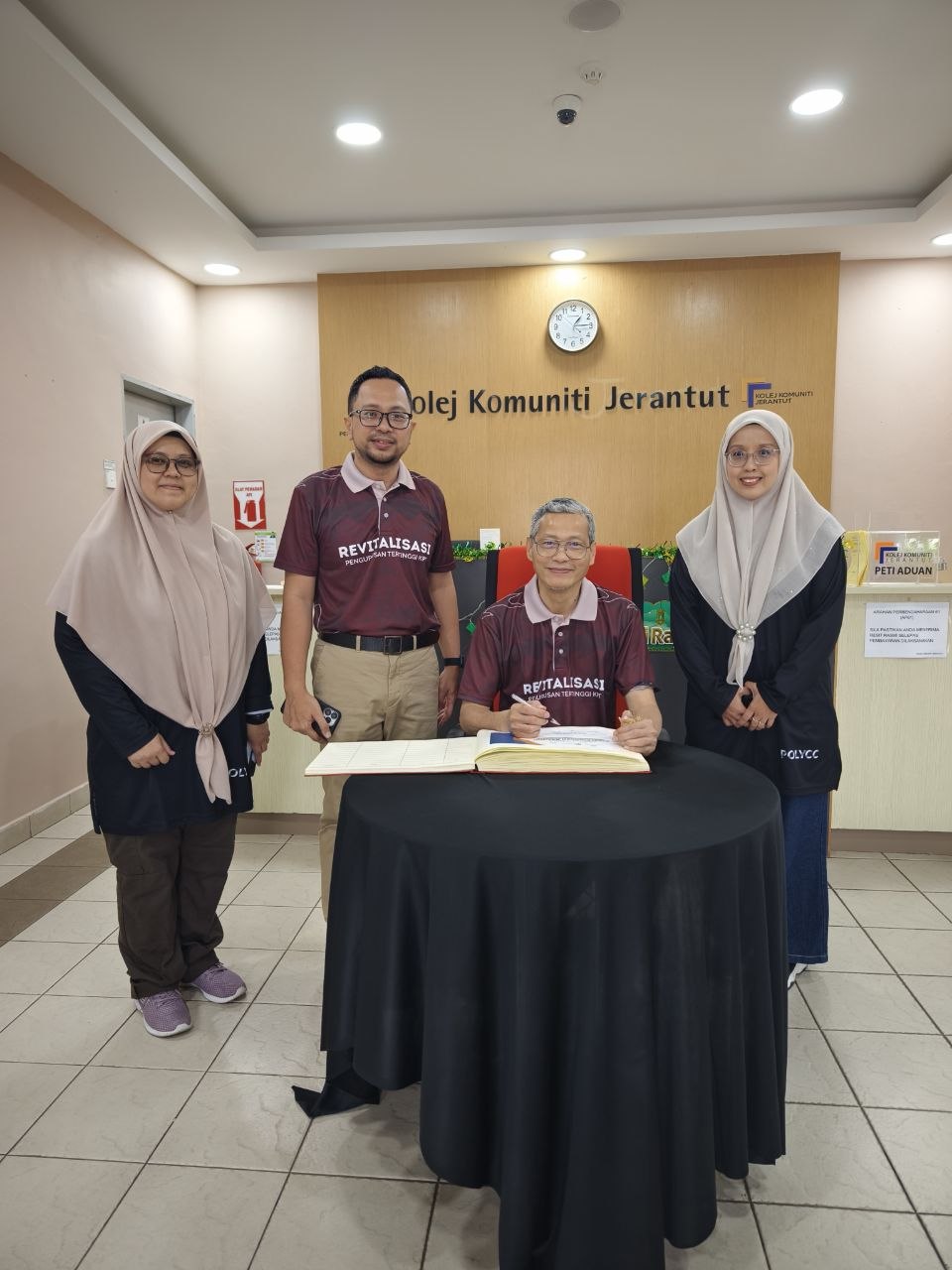 Sentuhan Kepimpinan Tertinggi: Ketua Pengarah JPPKK Santuni KK Jerantut