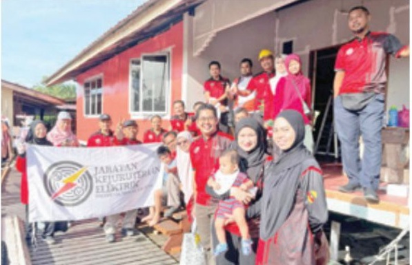 Keratan Akhbar: Khidmat komuniti pensyarah