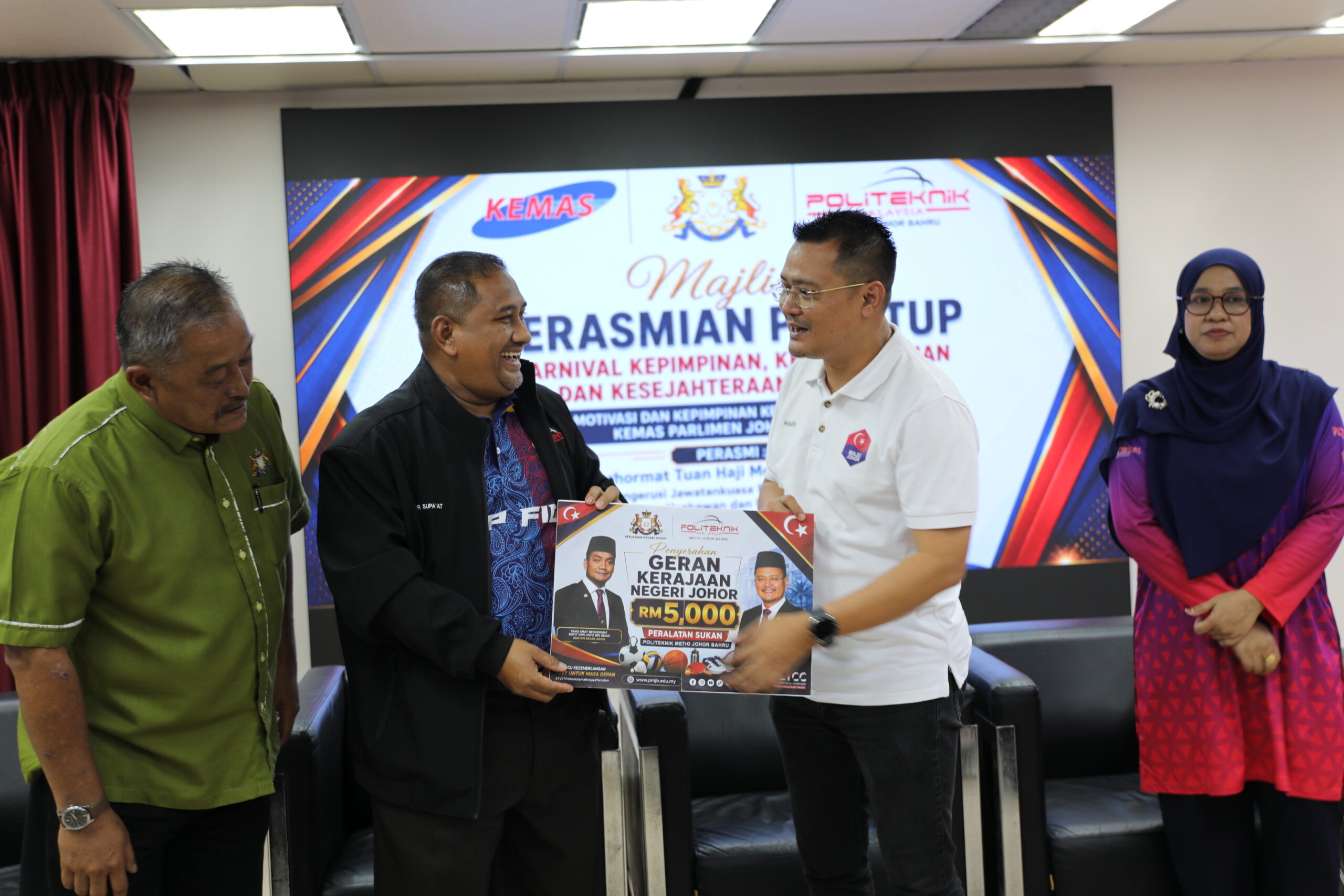 Karnival Kepimpinan 2026 jadi platform pengukuhan komuniti, PMJB terima geran peralatan sukan