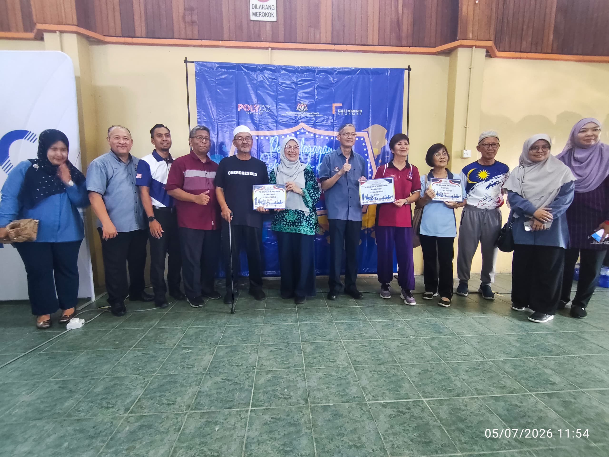 Karisma Komuniti POLYCC Zon Johor eratkan hubungan bersama penduduk Kampung Jawa