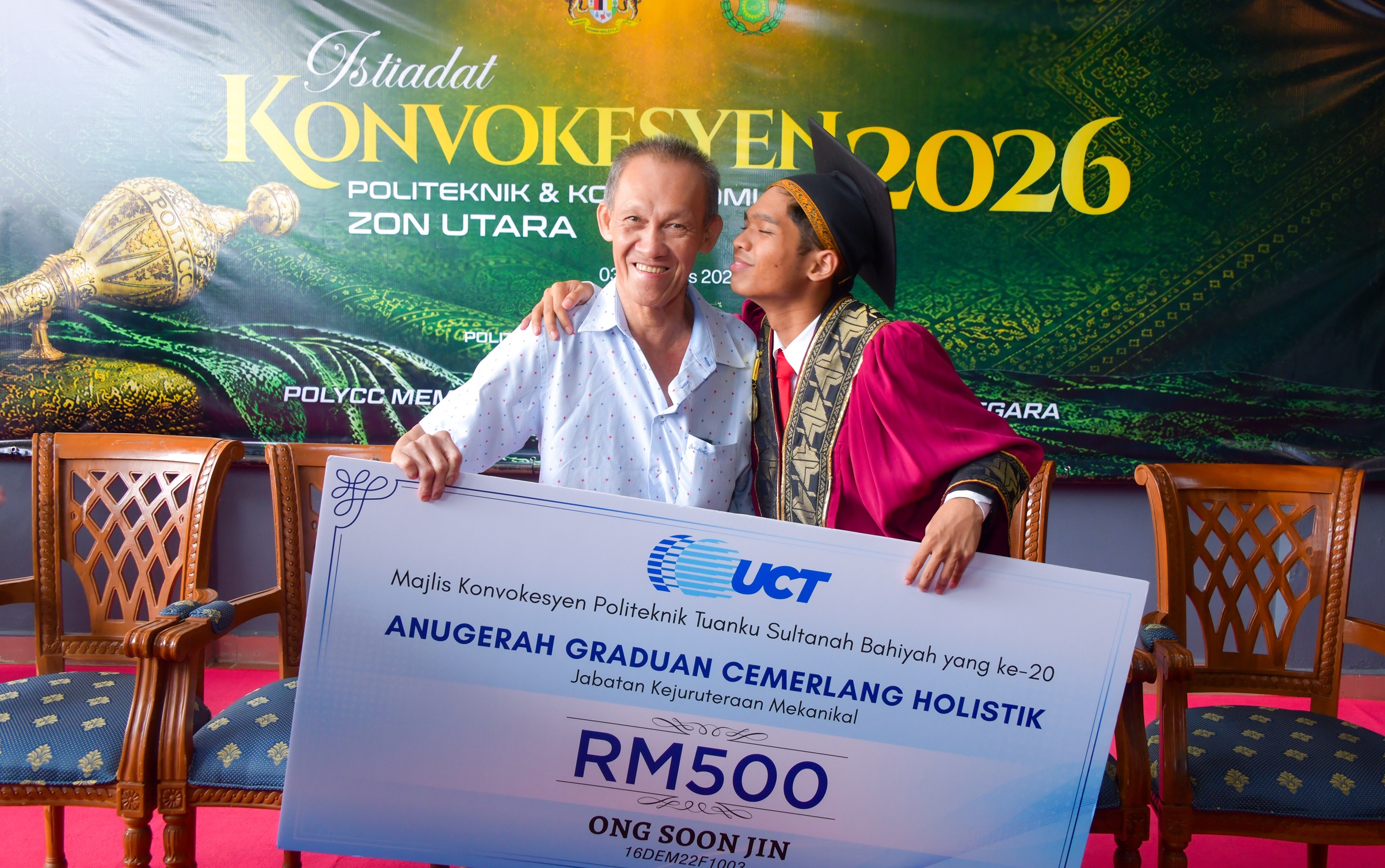 Ong Soon Jin rangkul Anugerah Graduan Cemerlang Holistik, membuktikan TVET penuhi keperluan industri