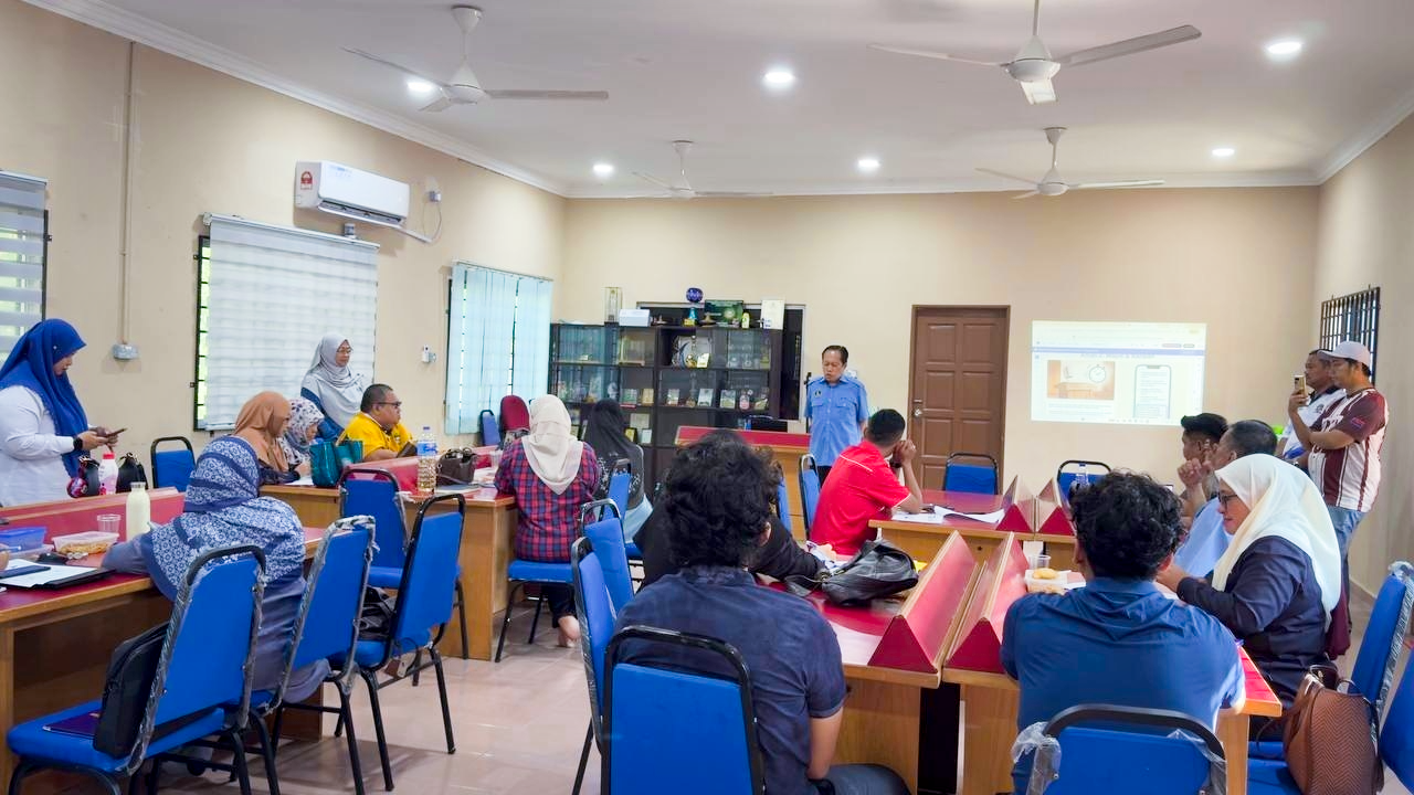 Dari Pemimpin ke Komuniti: Bersama meneroka AI