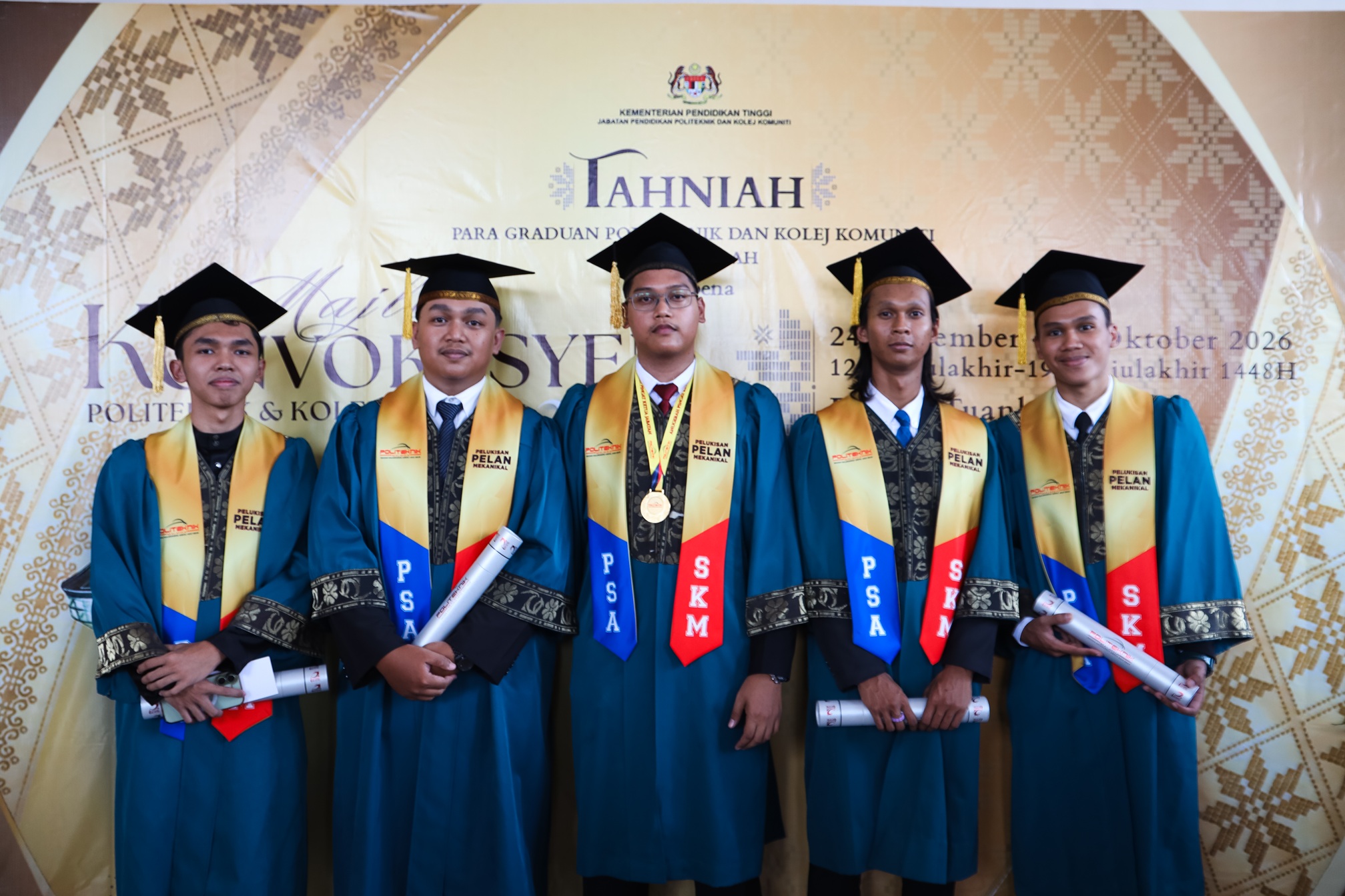 Pensijilan dwi perkasa graduan TVET PSA 69 graduan SKM pelukisan pelan mekanikal terima pengiktirafan kemahiran