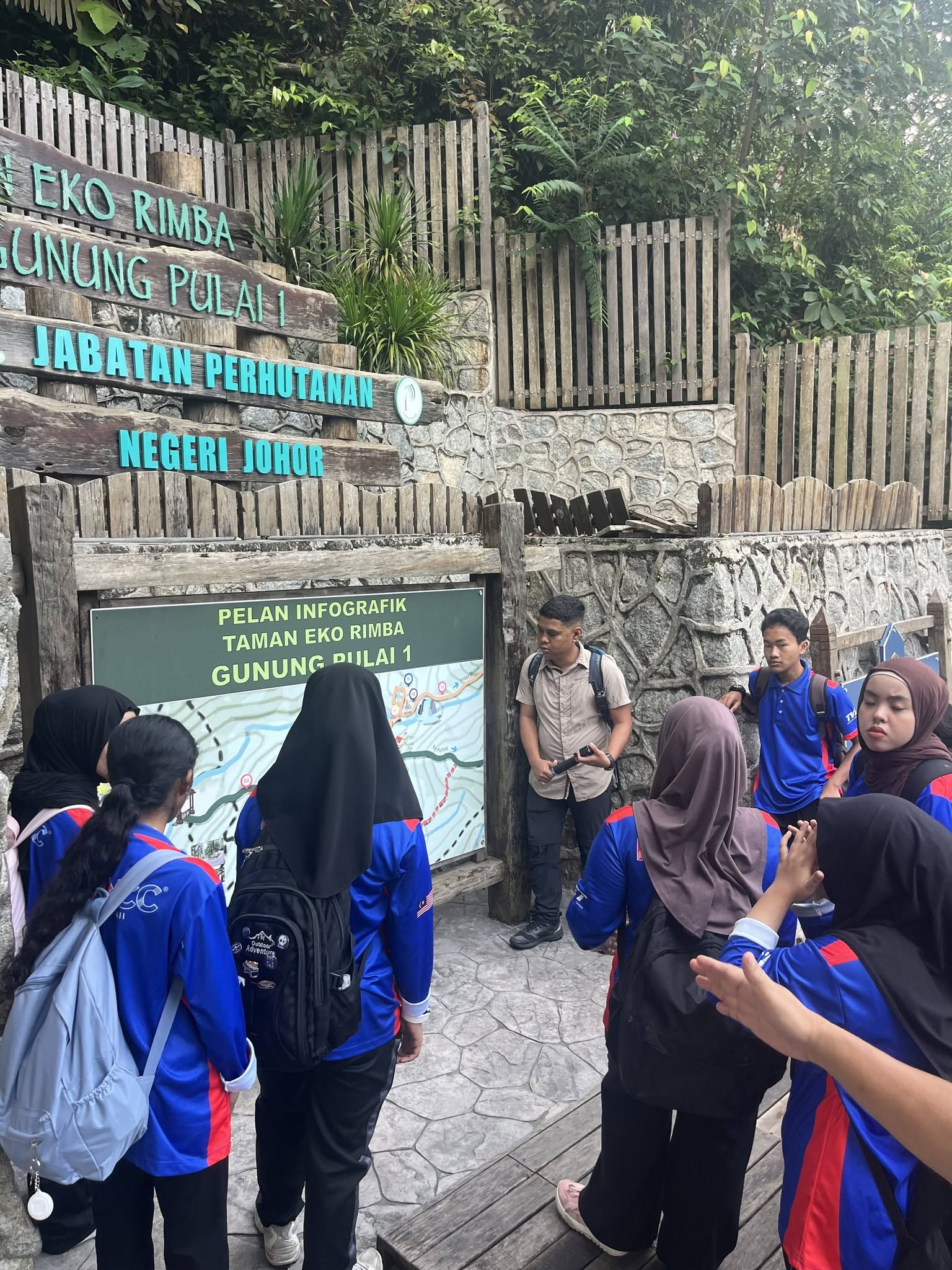 ALUMNI KOLEJ KOMUNITI KOTA TINGGI BIMBING PELAJAR SPL DI GUNUNG PULAI, TERUS CURAH BAKTI BUAT ALMA MATER